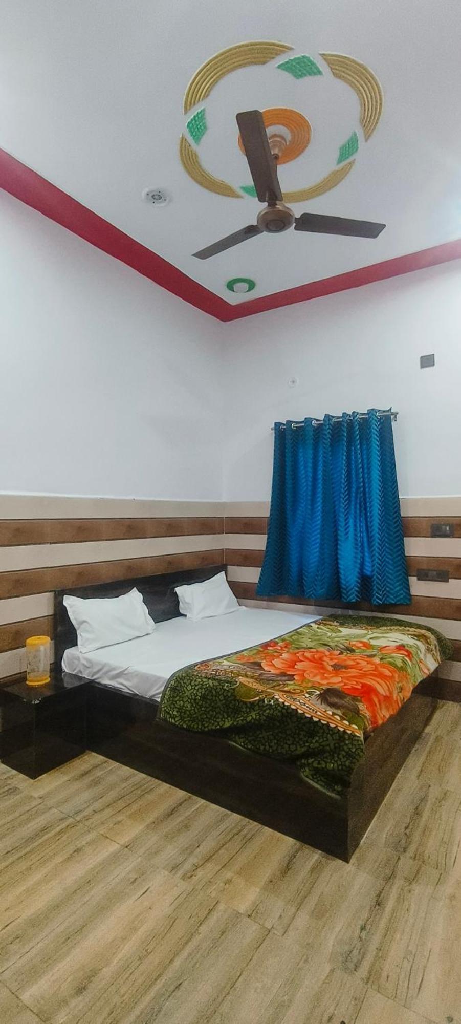 K.d. Dham Near Prem Mandir Hotel Vrindavan