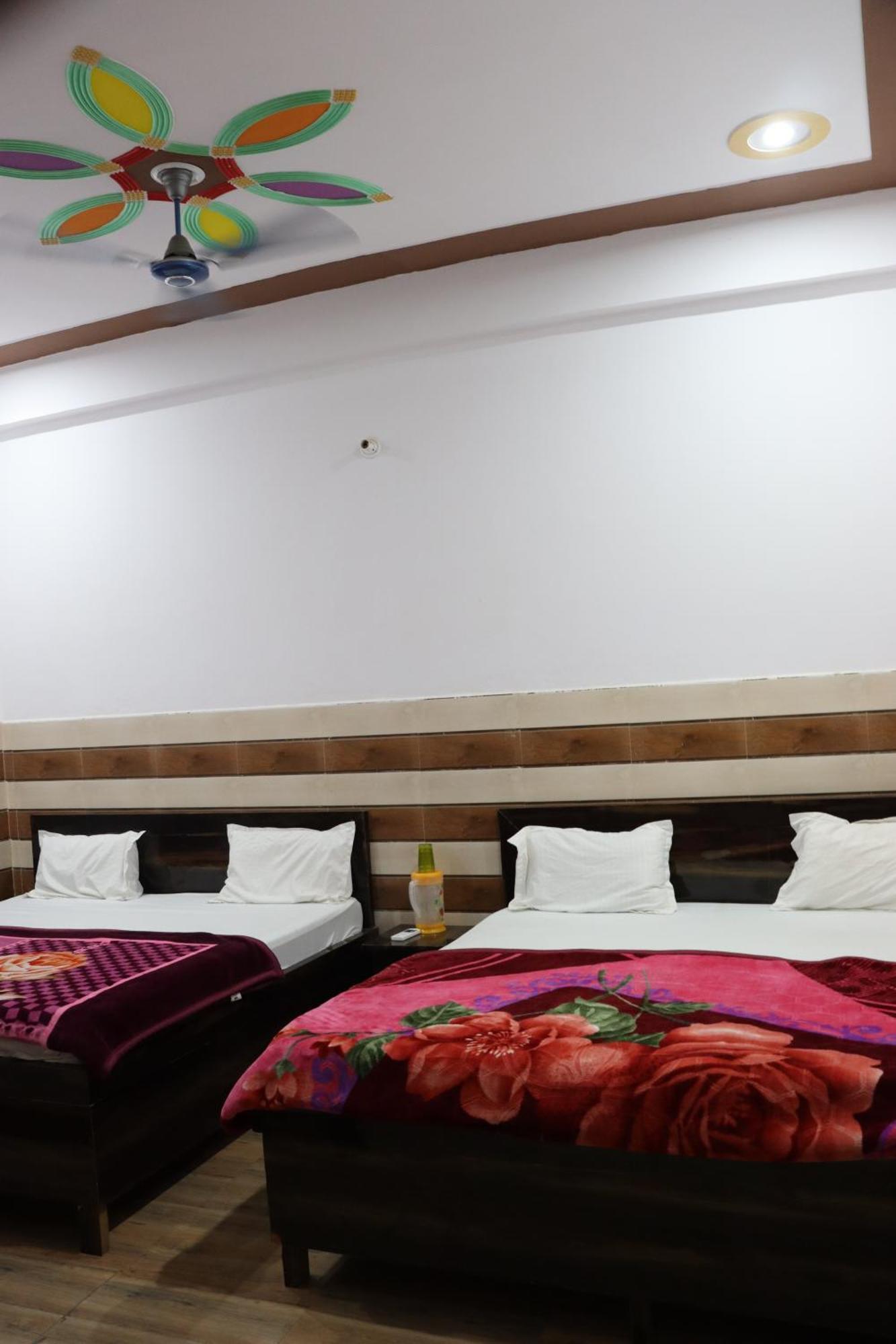 Hotel K.d. Dham Near Prem Mandir