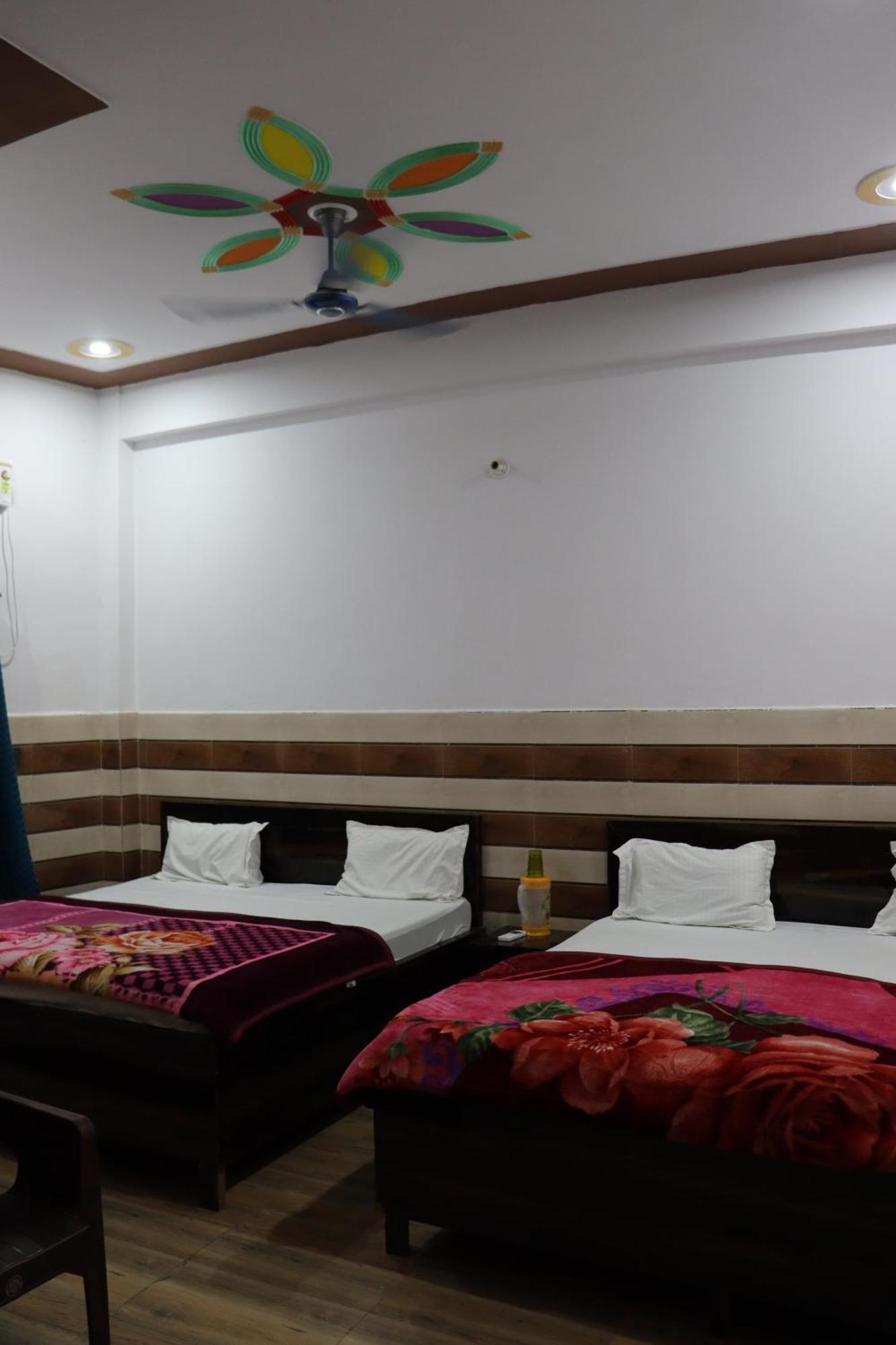 Hotel K.d. Dham Near Prem Mandir