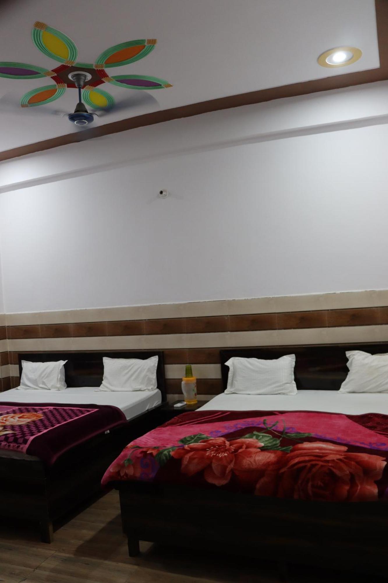 K.d. Dham Near Prem Mandir Hotel *