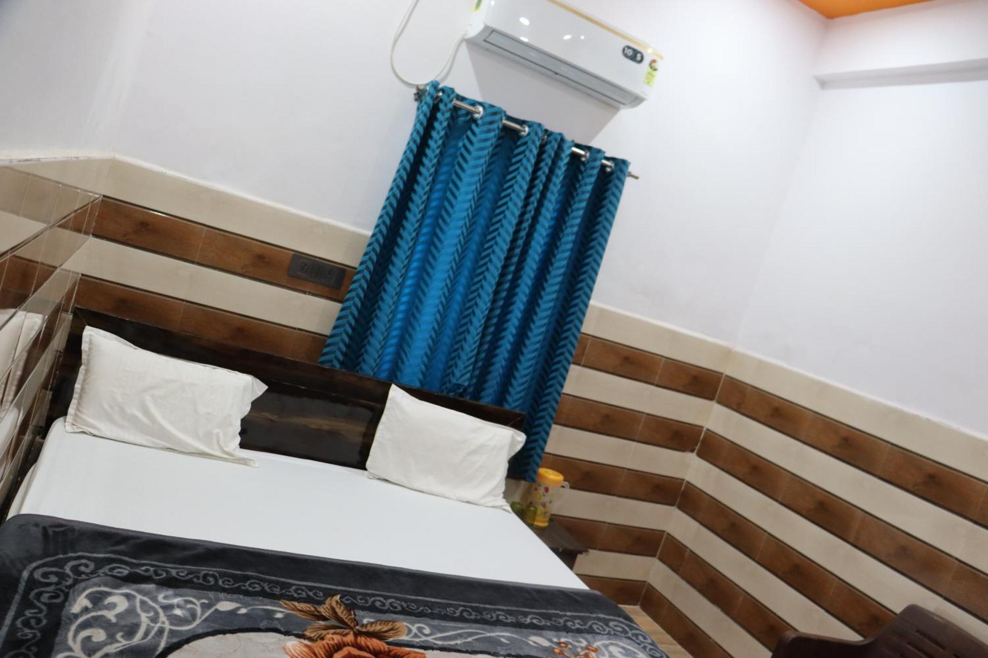 K.d. Dham Near Prem Mandir Hotel Vrindavan