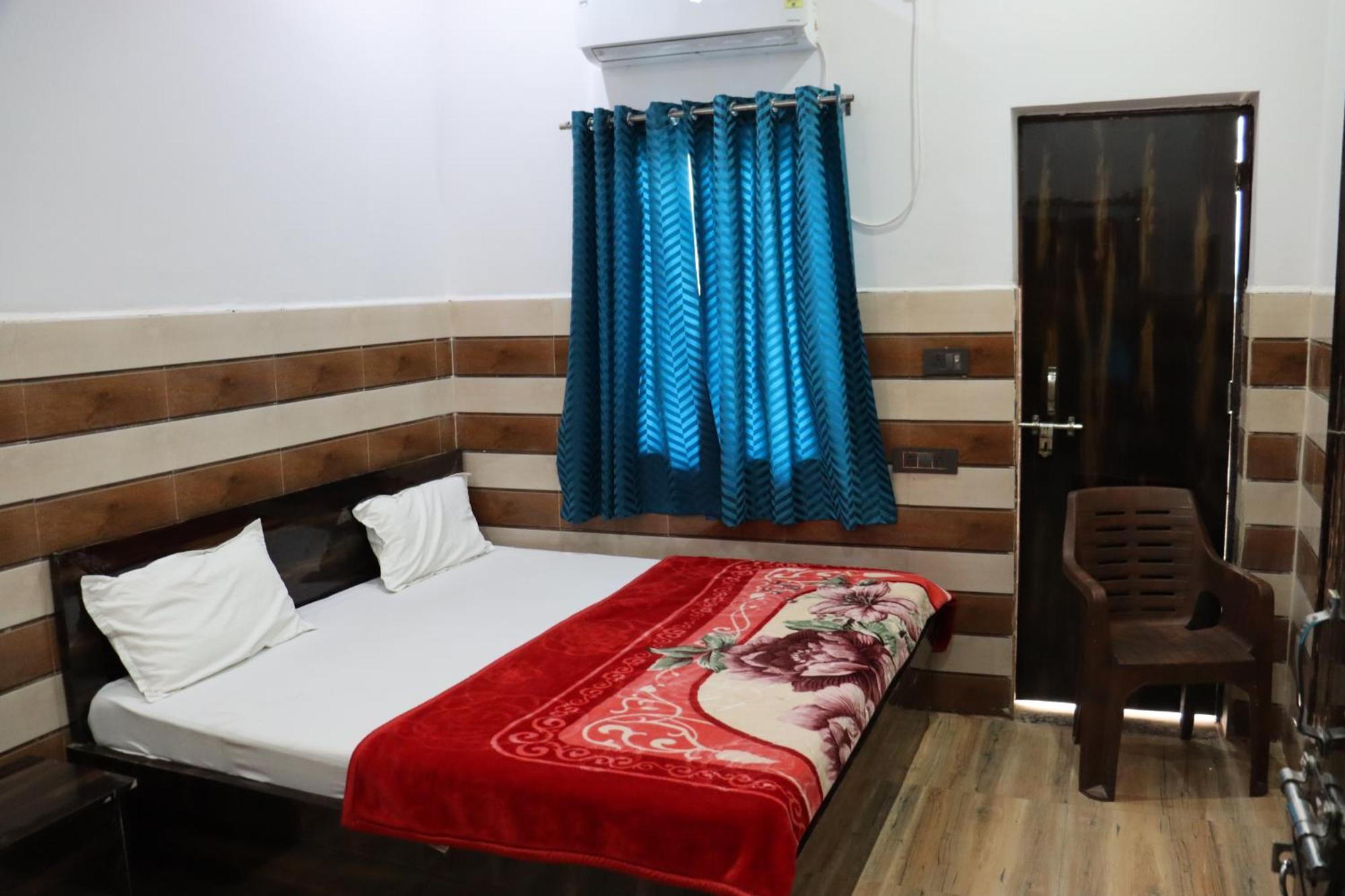 Hotel K.d. Dham Near Prem Mandir
