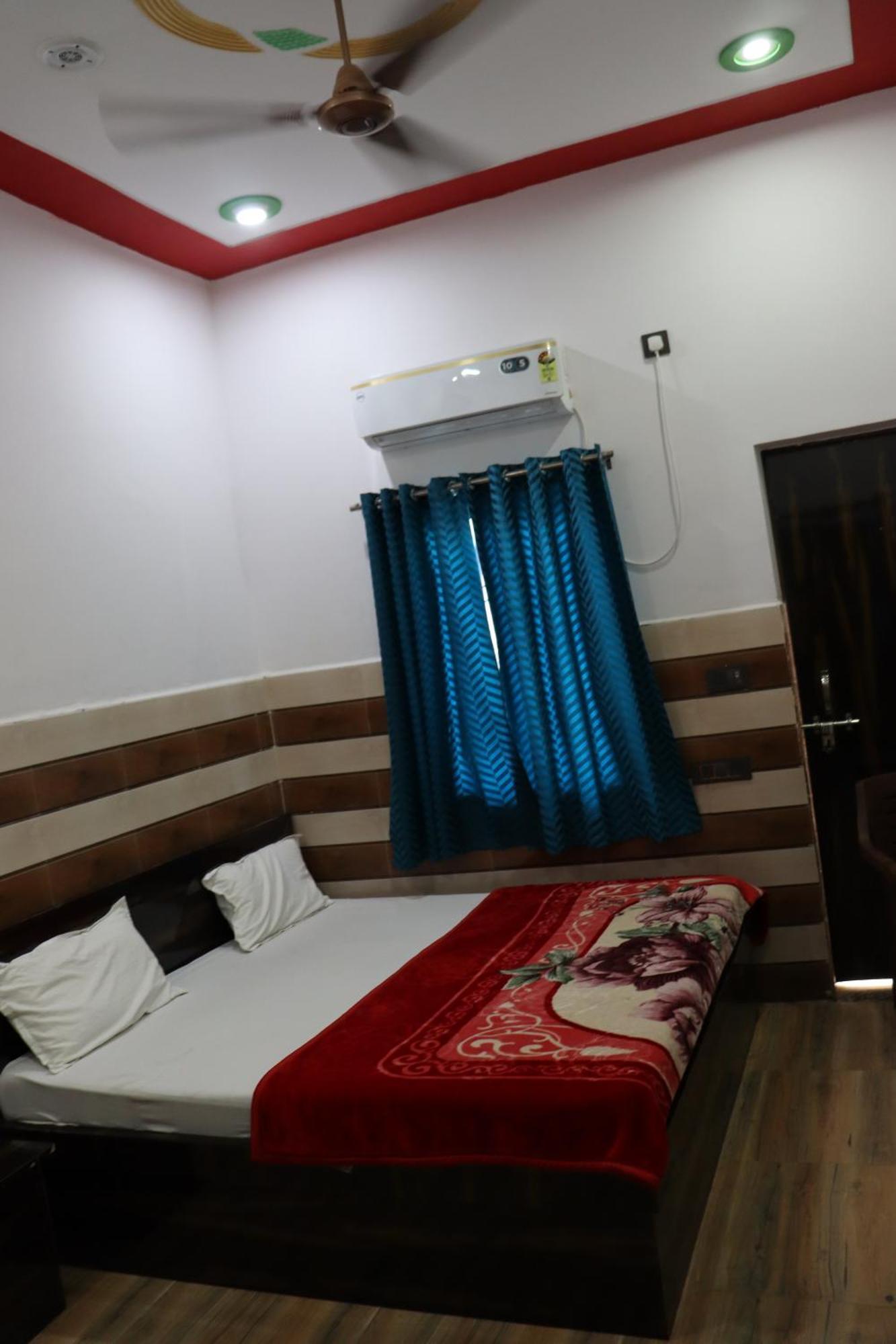 K.d. Dham Near Prem Mandir * Vrindavan