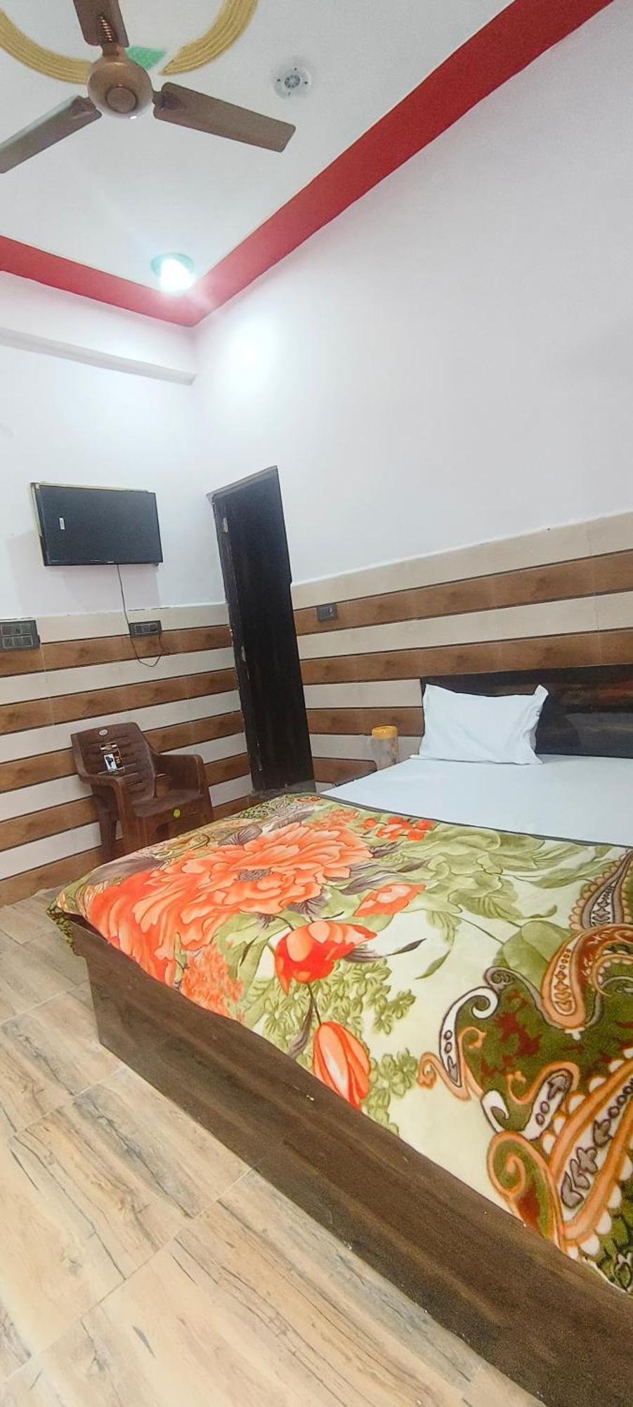 Hotel K.d. Dham Near Prem Mandir